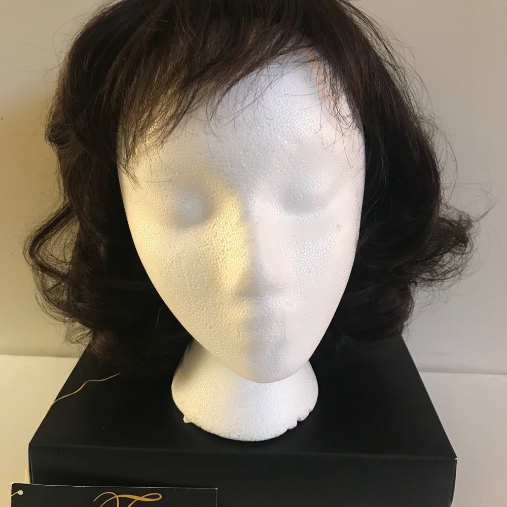 Woman’s LUXURY WIG Tony of Beverly - Picture 11 of 14